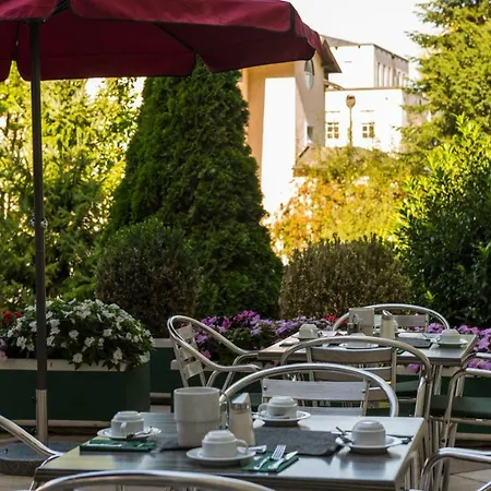 Hotel Goldenes Theater 4*