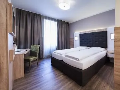 Theater Hotell 4*