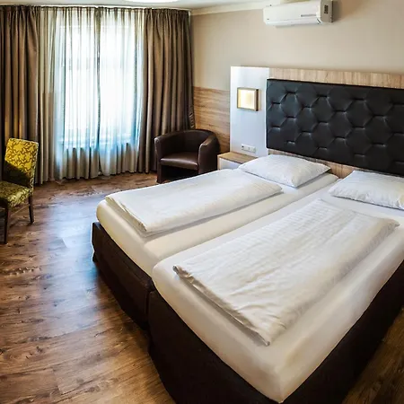 Ξενοδοχείο Theater 4*