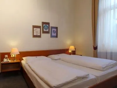 Theater Hotell 4*