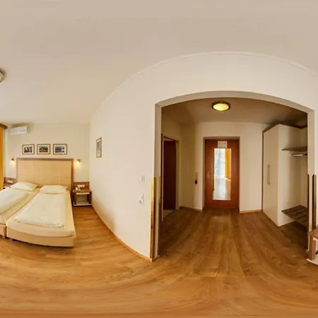 Ξενοδοχείο Theater 4*