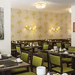Theater Hotel 4*