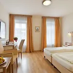 Theater Hotel 4*